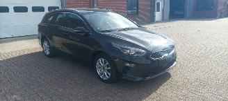 Kia Ceed Bj:09-2018 1.6-Diesel 136pk Full-Led koplampen Navi Leder Memory Sportstoelen Blindspot Drivelane JBL sound 4xStoelverwarming elektrische achterklep Automatische inparkeren keyless Entry Blindspot picture 2