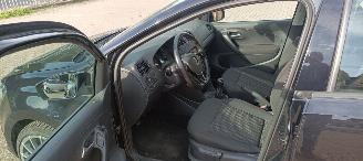 Volkswagen Polo Bj:03-2016 1.4-TDI euro6 Climatecontrol Stoelverwarming Regensensor leren stuurwiel mistlampen Metallic Lak Elektrische ramen Elektrische-spiegels met verwarming Centrale vergrendeling met afstandsbediening Start-Stop systeem Frontassistent picture 13