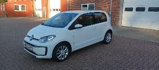 skadebil auto Volkswagen Up! Bj:08-2019 Move Up! 5drs Airconditioning Navigatie-Houder Cruisecontrol Bordcomputer Frontbrakeassistcamera Elektrische ramen Centrale vergrendeling met afstandsbediening Start-Stop systeem 15-inch velgen Parkeersensoren Led-dagrijverlichting 2019/8