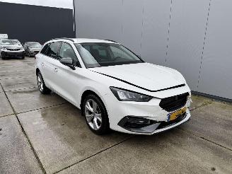 krockskadad bil auto Seat Leon 1.4 TSI eHYBRID PHEV FR Business Intense 2023/10