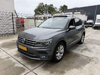 krockskadad bil auto Volkswagen Tiguan 1.4 TSI 4MOTION Highline Business R -PANO-LEDER-NAVI-CAMERA 2018/7