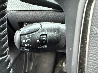 Peugeot 208 1.2 PureTech Blue Lease Active picture 17