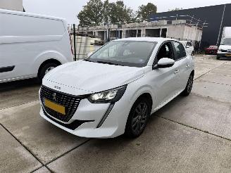 uszkodzony samochody osobowe Peugeot 208 1.2 PureTech Blue Lease Active 2021/4