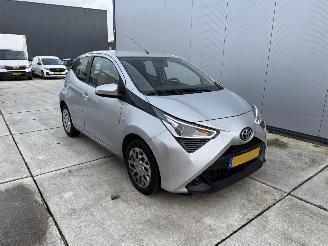Toyota Aygo 1.0 VVT-i-X-PLAY-AIRCO picture 2