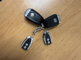 Alfa Romeo Giulia 2.0T Super 200PK - NAVI - KEYLESS - CAMERA - LEDER picture 24