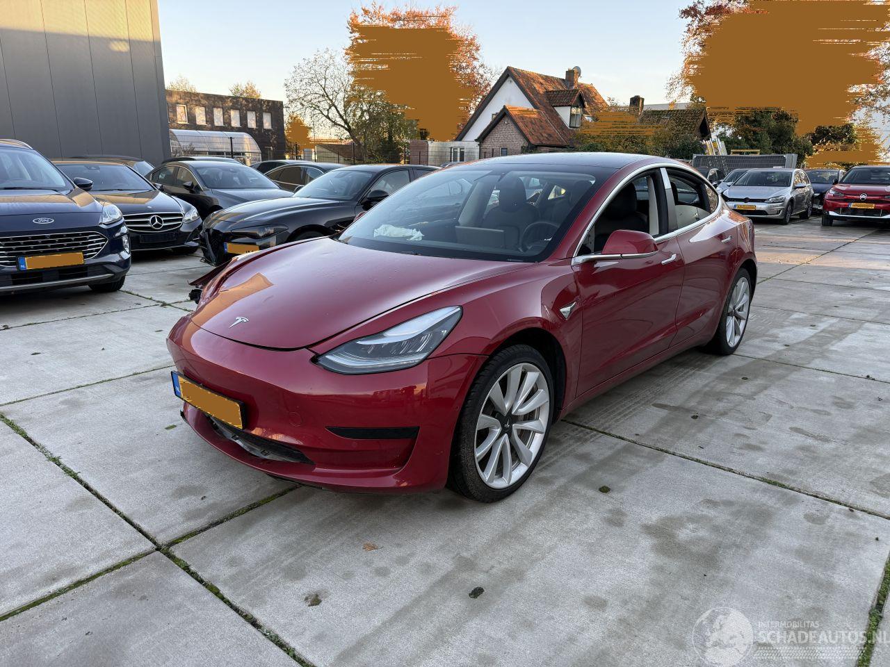 Tesla Model 3 Standart RWD Plus 60 kWh -LEDER-NAVI-CAMERA-PDC-ACTIERADIUS 409 KM