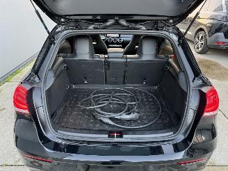 Mercedes A-klasse 250 e Luxury Line PLUG IN HYBRID -AMG-PANO-CAMERA-NAVI picture 10