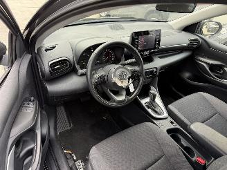 Toyota Yaris 1.5 HYBRID 141 PK-NAVI-PDC-CAMERA picture 3