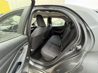 Toyota Yaris 1.5 HYBRID 141 PK-NAVI-PDC-CAMERA picture 9