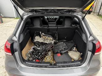 Mercedes A-klasse 180 PREMIUM PLUS AMG PANO-SFEER VERL-MEMORY STOELEN picture 10