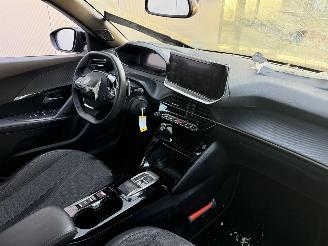 Peugeot 2008 1.2 PureTech 130 Allure -AUTOMAAT-NAVI-PDC-CAMERA picture 6
