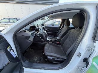 Peugeot e-208 EV Active Pack 50 kWh NAVI - LED picture 8