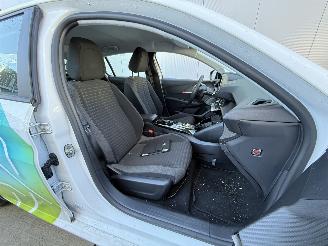 Peugeot e-208 EV Active Pack 50 kWh NAVI - LED picture 11