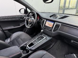 Porsche Macan 3.0 GTS 360PK - PANO - LED - NAVI - LUCHTVERING picture 6