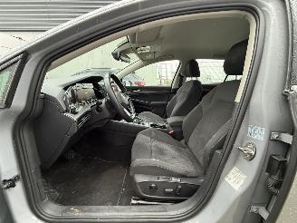 Volkswagen Golf 1.4 eHybrid PHEV STYLE 204PK - NAVI - IQ LIGHT - PDC picture 9