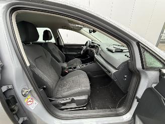 Volkswagen Golf 1.4 eHybrid PHEV STYLE 204PK - NAVI - IQ LIGHT - PDC picture 12