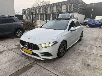 Coche accidentado Mercedes A-klasse 200 Business Solution AMG-CAMERA-PANO-NAVI-PDC 2019/4