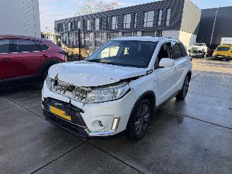 krockskadad bil auto Suzuki Vitara 1.4 Boosterjet AllGrip Select 4X4 CAMERA - NAVI - LED 2019/8