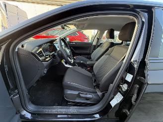 Volkswagen Polo 1.0TSI LIFE NAVI - AIRCO - LED picture 9