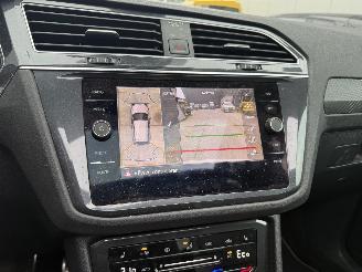 Volkswagen Tiguan 1.4 TSI e-HYBRID PHEV R-LINE Business + PANO-360 CAMERA-KEYLESS picture 22