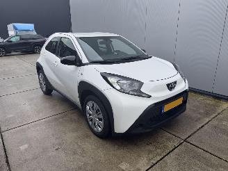 Toyota Aygo X 1.0 VVT-i MT Play CAMERA-AIRCO-CRUISE picture 2