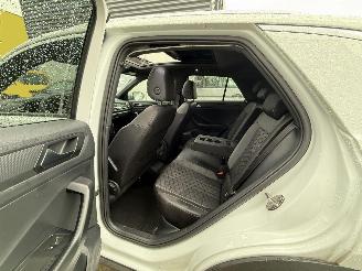 Volkswagen T-Roc 1.5 TSI R-LINE -DSG-PANO-CAMERA-KEYLESS picture 9
