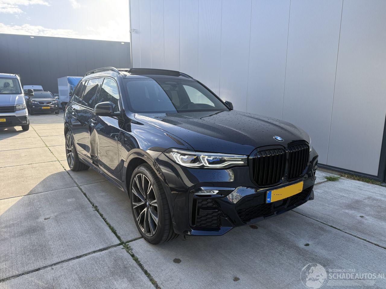 BMW X7 xDrive 40i High Executive -LEDER-PANO-360 CAMERA-HEAD UP