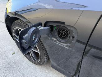 BMW 3-serie 330e High Executive M HUD - SCHUIFDAK - KEYLESS picture 14