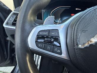 BMW 3-serie 330e High Executive M HUD - SCHUIFDAK - KEYLESS picture 17