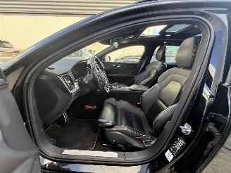 Volvo V-60 2.0 B3 R-DESIGN AUTOMAAT-PANO-CAMERA-NAVI picture 8