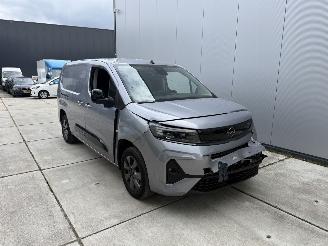 krockskadad bil bedrijf Opel Combo 1.5 BlueHDi 130 S&S L2 AUTOMAAT - CAMERA - 131PK - LED 2024/12