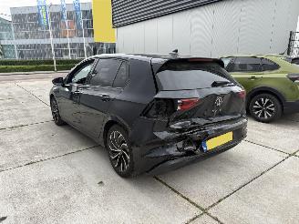 Volkswagen Golf 1.0 eTSI Life NAVI-CLIMA-CRUISE-LED picture 4