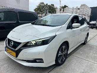 Unfallwagen Nissan Leaf CONNECTA 40 kWh-CAMERA-PDC-NAVI-STOELVERWARMING 2021/9