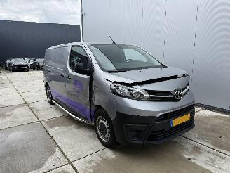 Voiture accidenté Toyota ProAce Extra Range Navigator 2020-edition-100 kW NAVI-PDC -ACTIERADIUS 424 KM 2021/9