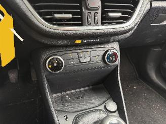 Ford Fiesta 1.0 EcoBoost Connected-NAVI-CLIMA-PDC picture 17