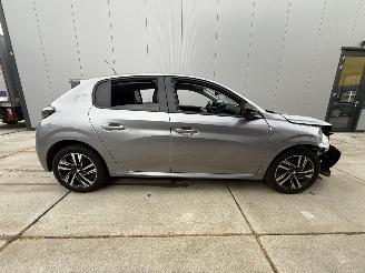 Peugeot 208 1.2 PureTech Allure Pack AUTOMAAT - NIEUWE DISTRIBUTIE - NAVI - CAMERA - LED picture 7