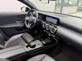 Mercedes Cla-klasse 180 LUXURY LINE PANO - SFEER - NAVI - CAMERA - LED - KEYLESS picture 6