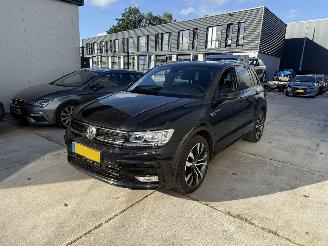 uszkodzony samochody osobowe Volkswagen Tiguan 2.0 TSI 4Motion Highline 179PK - NAP! - NAVI - LED 2016/6