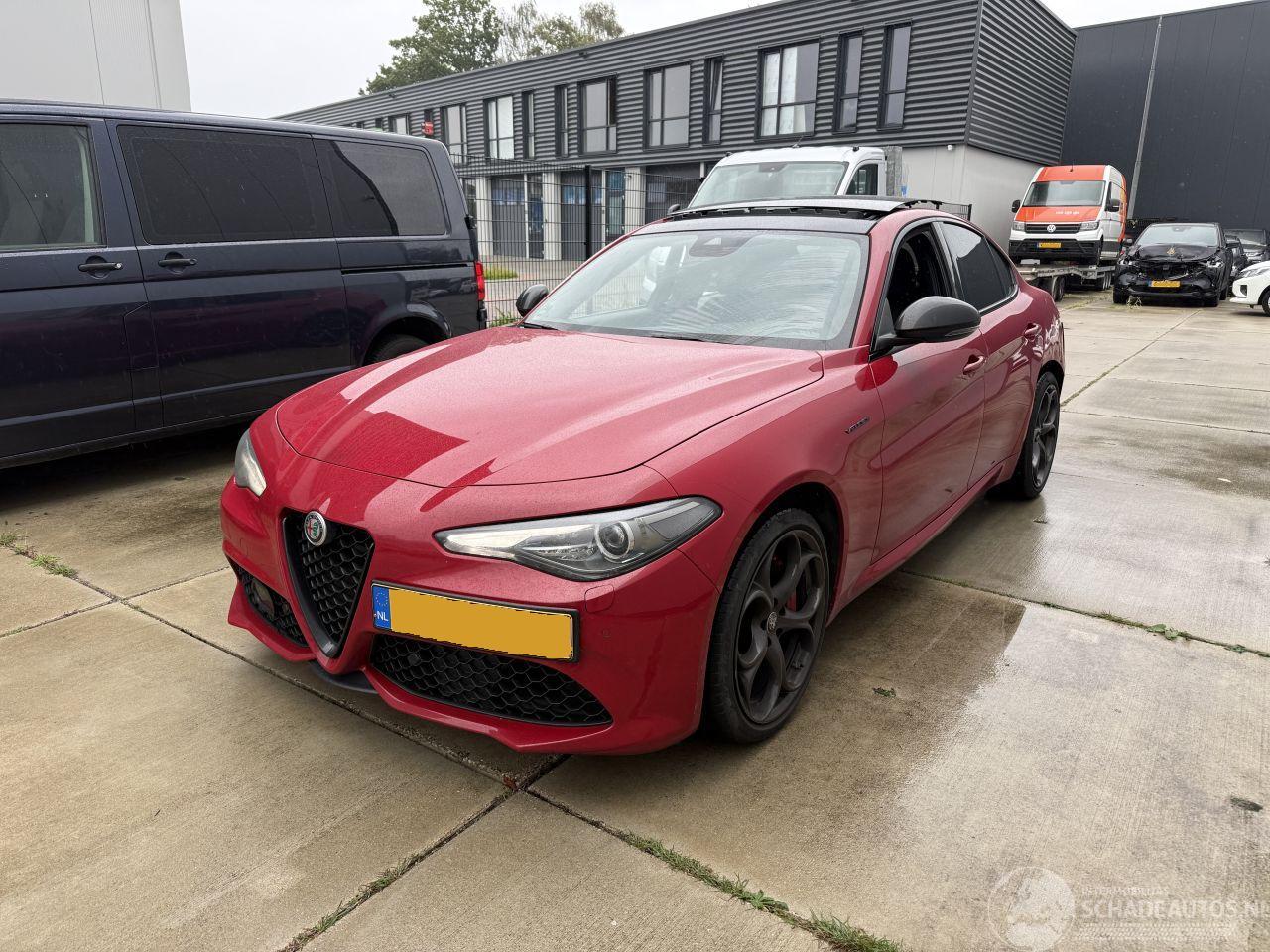 Alfa Romeo Giulia 2.0 T GME AWD VELOCE 4-PANO-CAMERA-LEDER-NAVI -206 KW