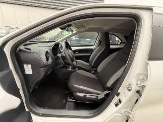 Toyota Aygo X -1.0 VVT-i MT First -CAMERA-AIRCO picture 9