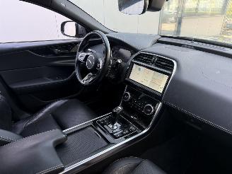 Jaguar XE 2.0 P250 R-Dynamic Black -AUTOMAAT-PDC-LEDER-CAMERA-NAVI picture 6