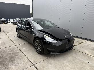 uszkodzony samochody osobowe Tesla Model 3 LONG RANGE 75 kWh -LEDER-PANO-NAVI-CAMERA-238 PK 2019/12