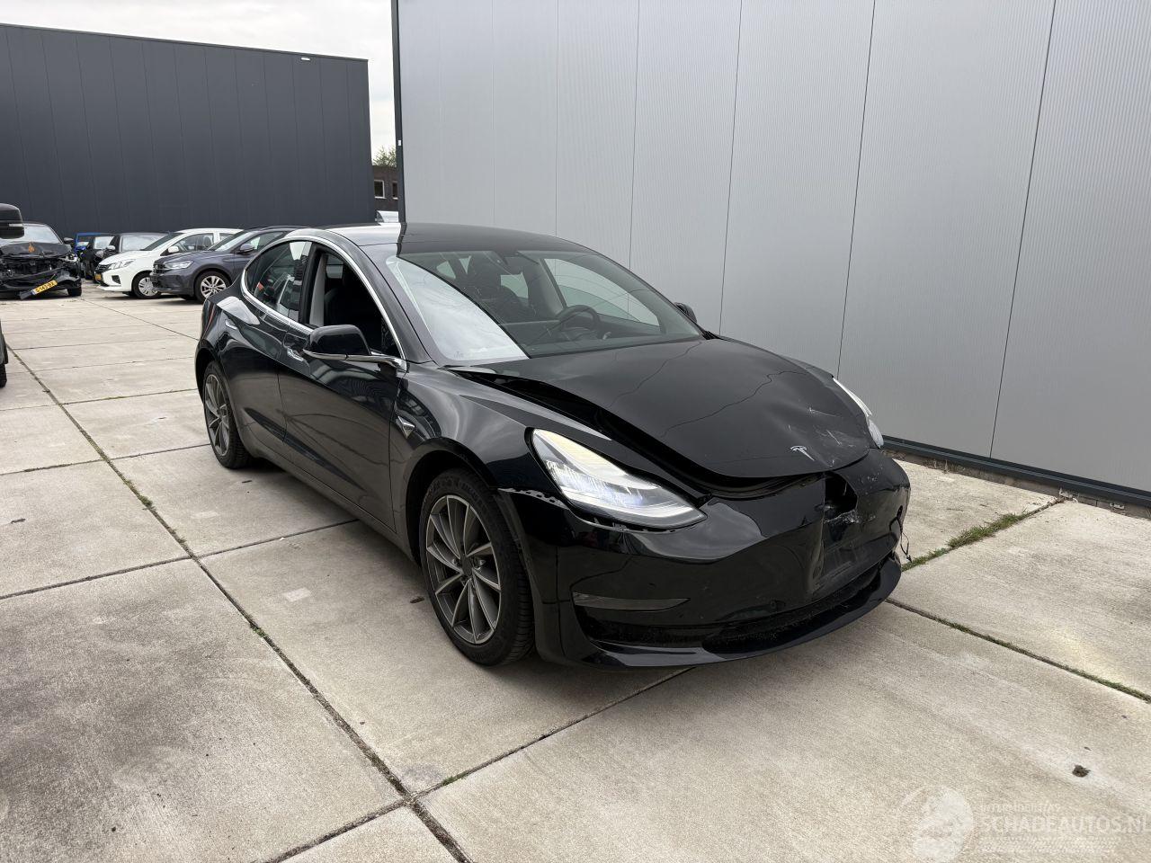 Tesla Model 3 LONG RANGE RWD 75 kWh -CAMERA-NAVI-PANO-LEDER
