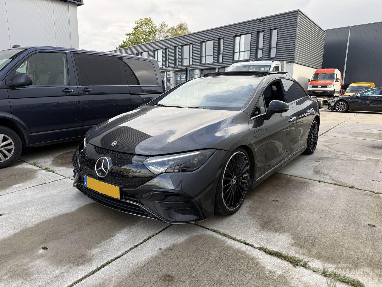 Mercedes EQE 300 AMG Line 89 kWh 245 PK -PANO-LEDER-CAMERA-NAVI