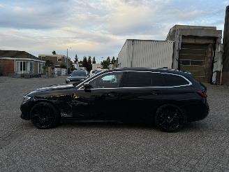 BMW 3-serie 320i High Executive Automaat picture 3