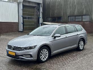 Damaged car Volkswagen Passat 1.6 TDI DSG Automaat Facelift 2019/10