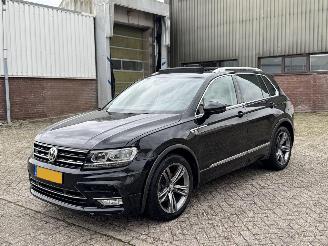 Damaged car Volkswagen Tiguan 1.4 TSI 150PK Dsg R-Line Pano Nap Nederlandse Auto 2017/5