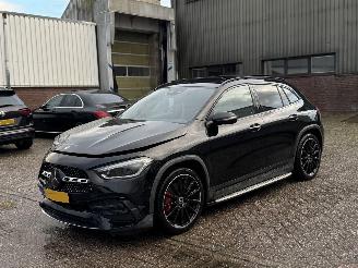 Schadeauto Mercedes GLA 220D 4Matic 190Pk AMG Pakket Pano 360Camera Burnmester Memory Sfeerverlichting 2021/10