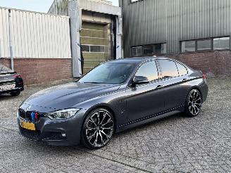 uszkodzony samochody osobowe BMW 3-serie 330e M-Pakket Centennial High Executive Geen Schade! 2016/12