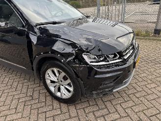 Volkswagen Tiguan 1.4 TSI DSG Pano Highline Virtual Cockpit DynAudio NAP Nederlandse Auto picture 19
